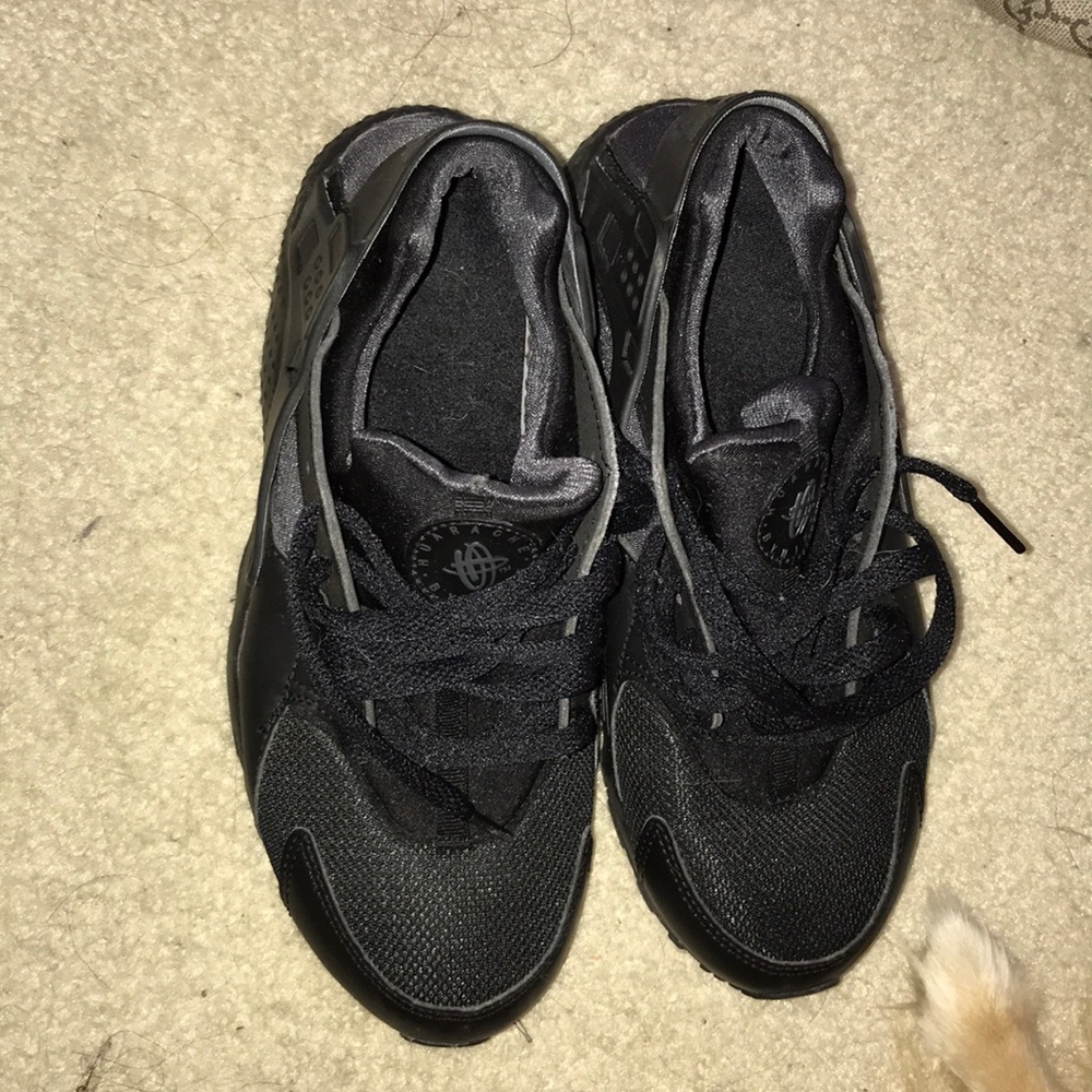 Black Huaraches